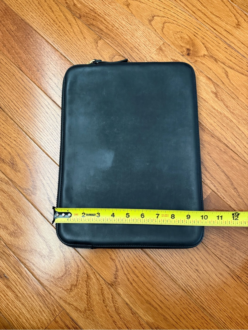 Marc Jacobs Black Laptop Sleeve with Embossed Logo - Picture 4 of 4